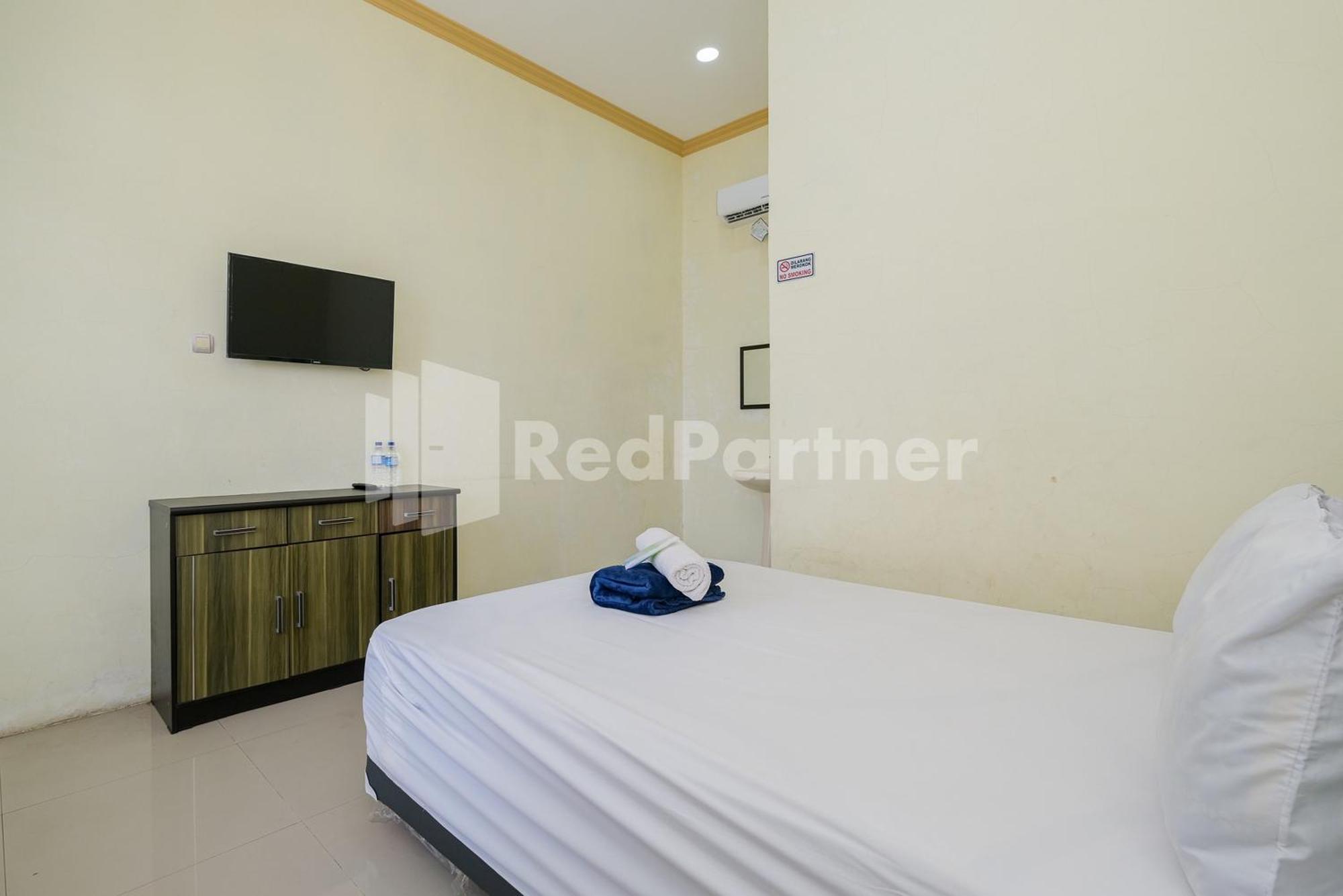 Grand Kencana Guesthouse Syariah Near Wisata Bahari Lamongan Paciran Екстериор снимка