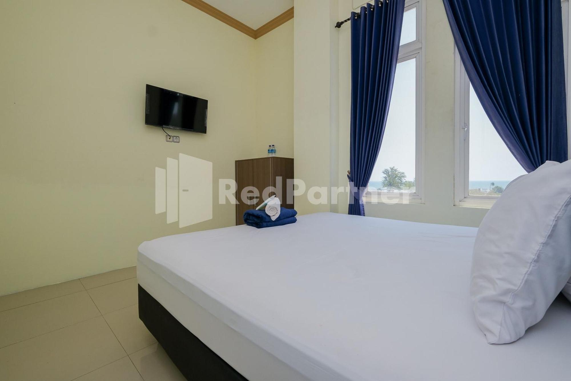 Grand Kencana Guesthouse Syariah Near Wisata Bahari Lamongan Paciran Екстериор снимка