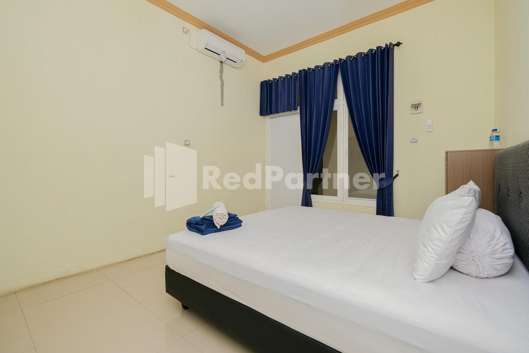 Grand Kencana Guesthouse Syariah Near Wisata Bahari Lamongan Paciran Екстериор снимка