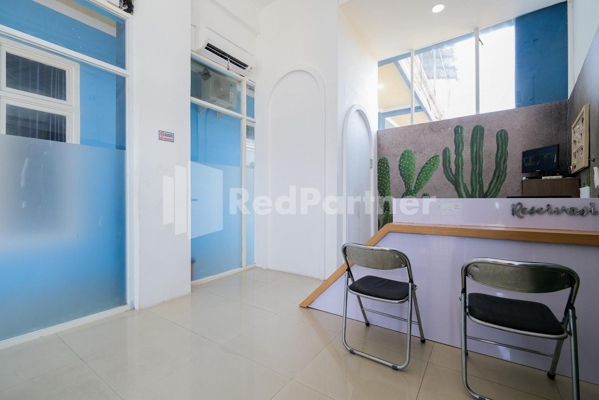 Grand Kencana Guesthouse Syariah Near Wisata Bahari Lamongan Paciran Екстериор снимка